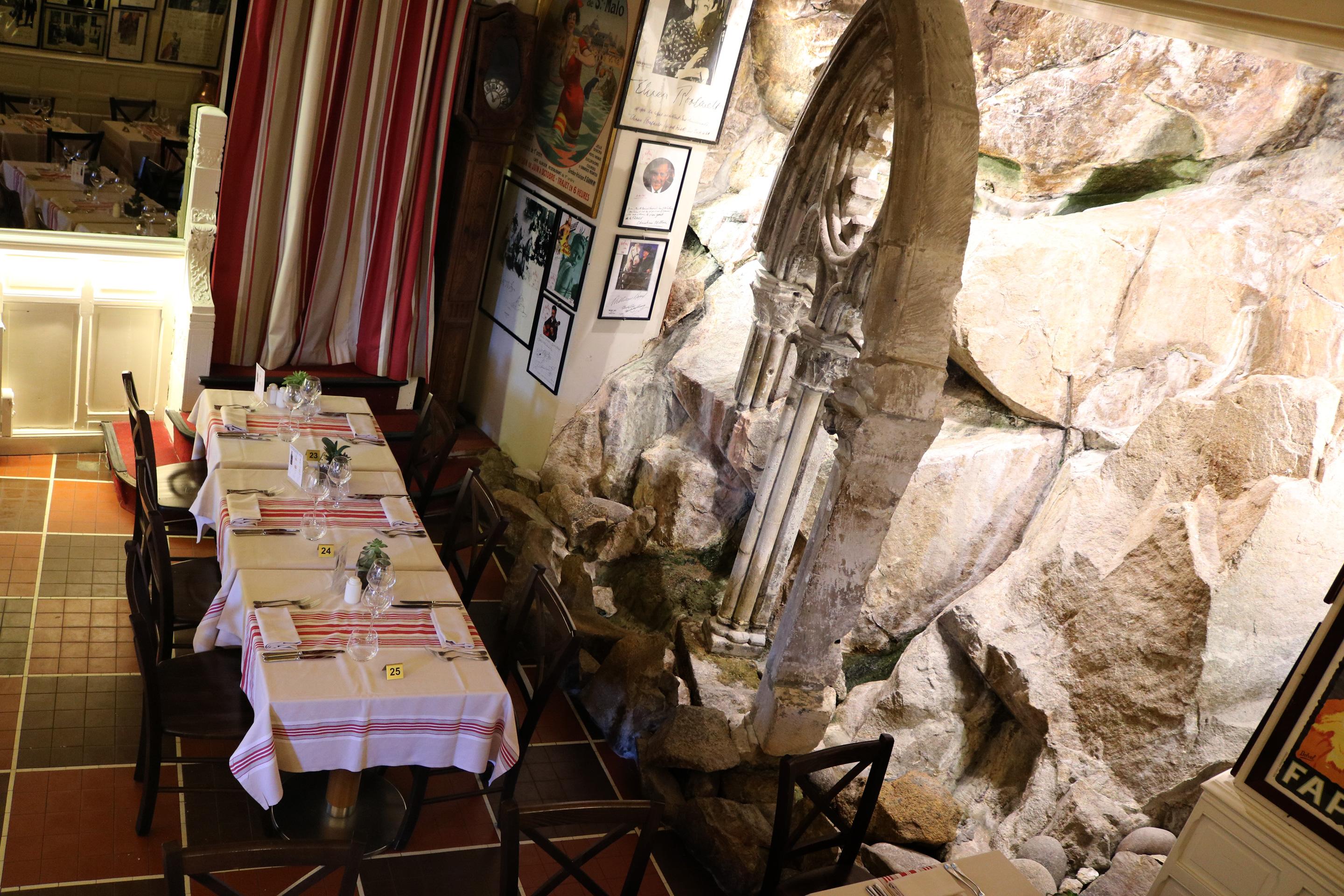 Hotel La Mere Poulard 3*