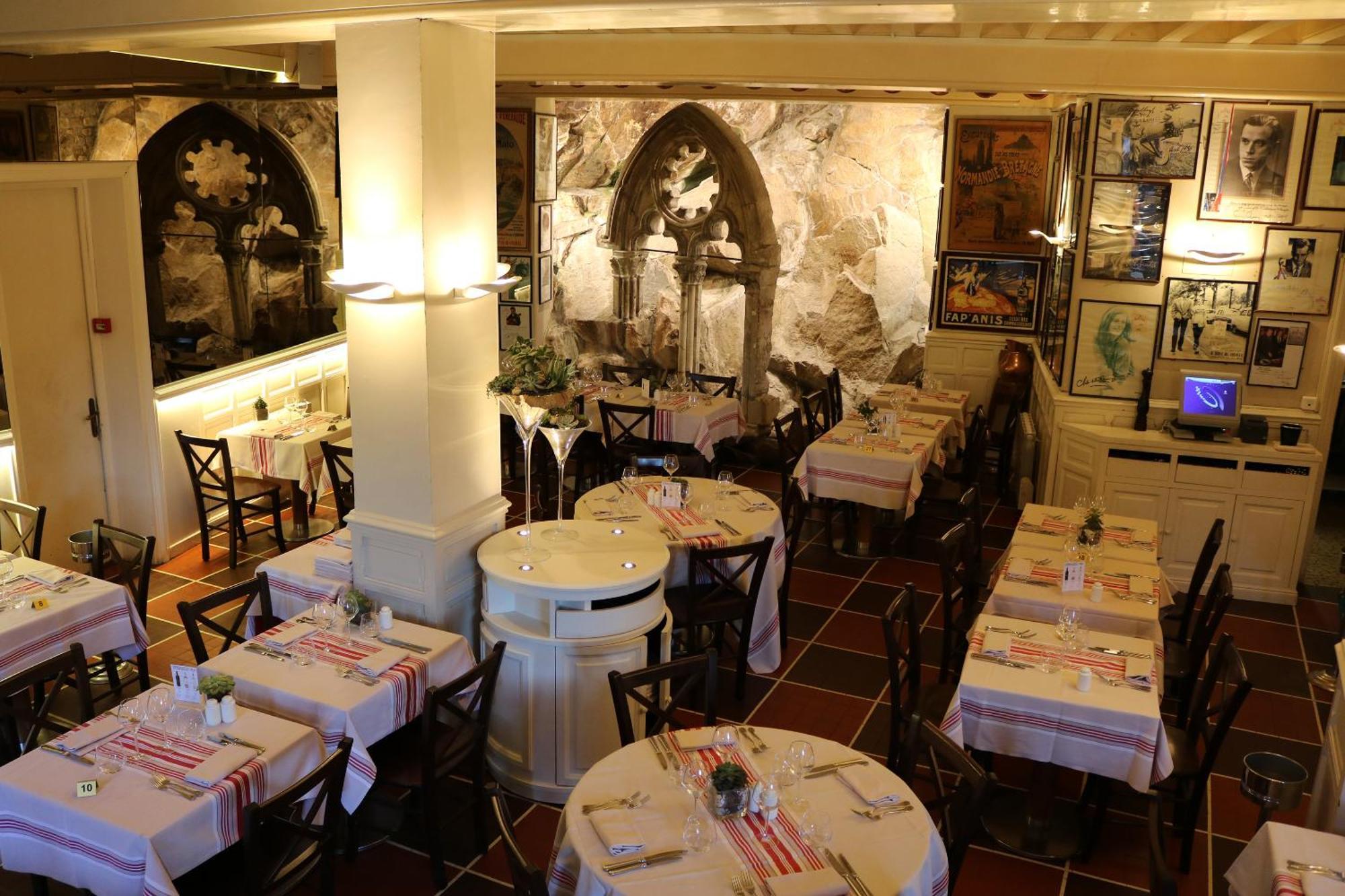 Hotel La Mere Poulard 3*
